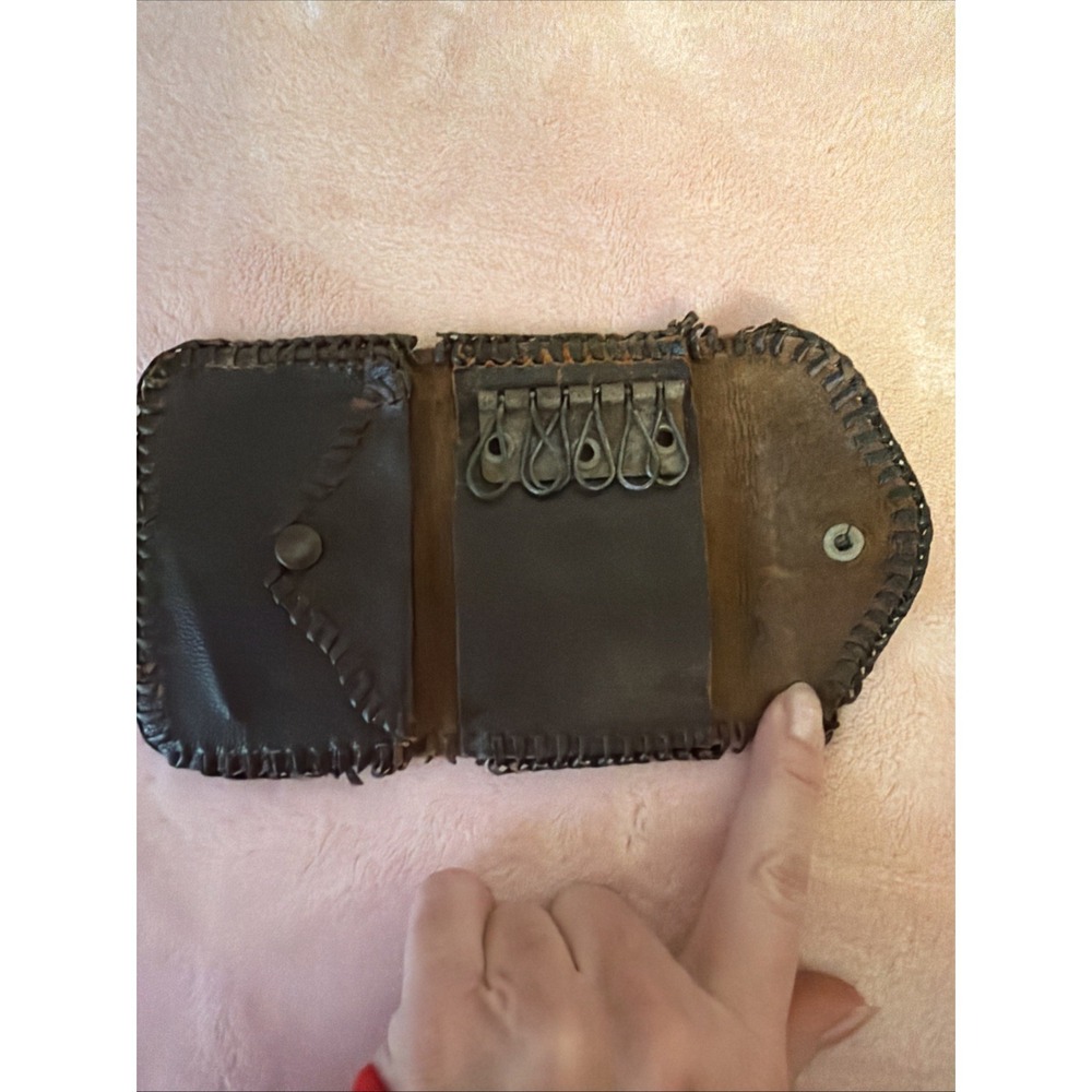 Vintage 1970's Leather Tooled Key Tainer Wallet